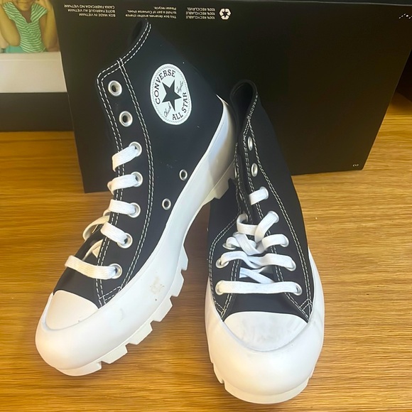 Converse Chuck Taylor All Star Lugged Hi Top Shoes Size 7 Black White Black - Picture 1 of 7